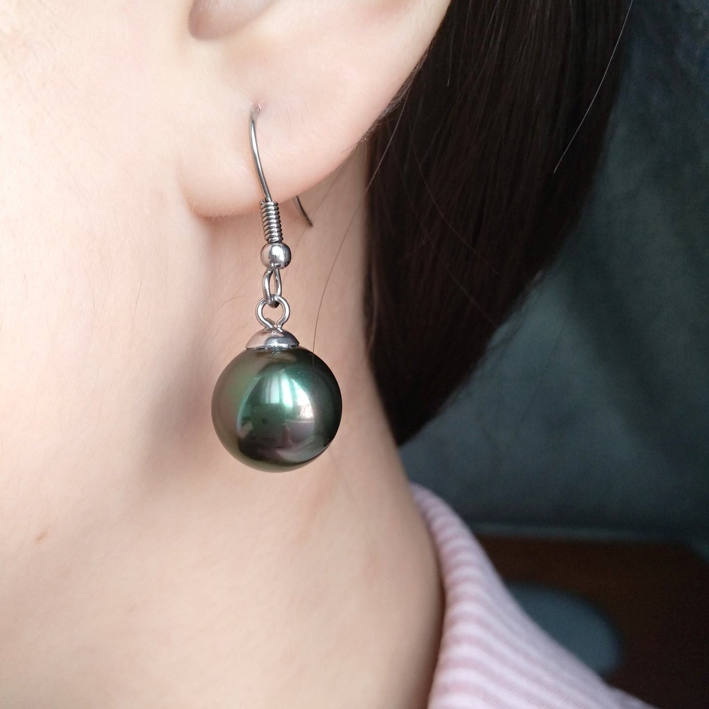 Elegant Tahidi Black Pearl Women's Large Simple Fresh Water Shell Pearl Earrings