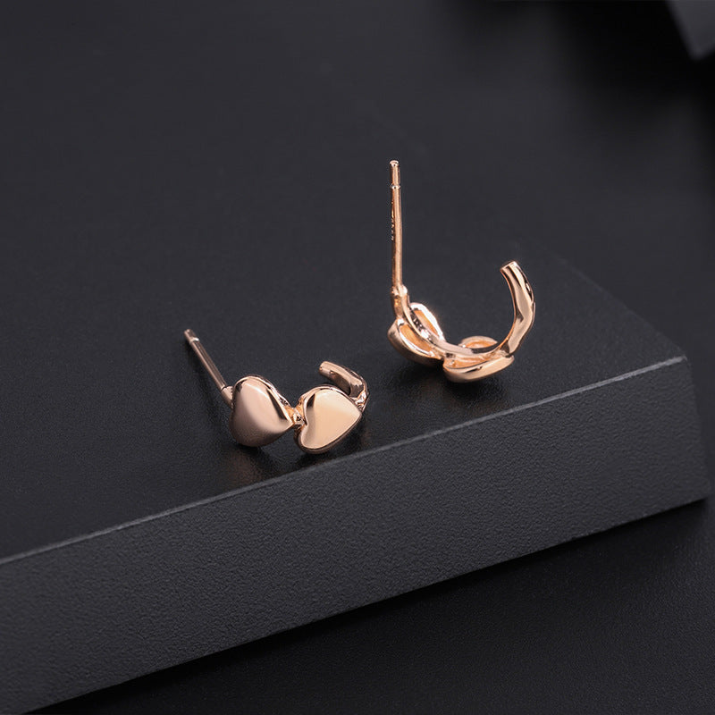 Love Heart Stud Earrings Female Cold Wind Sweet Beauty Pure Silver