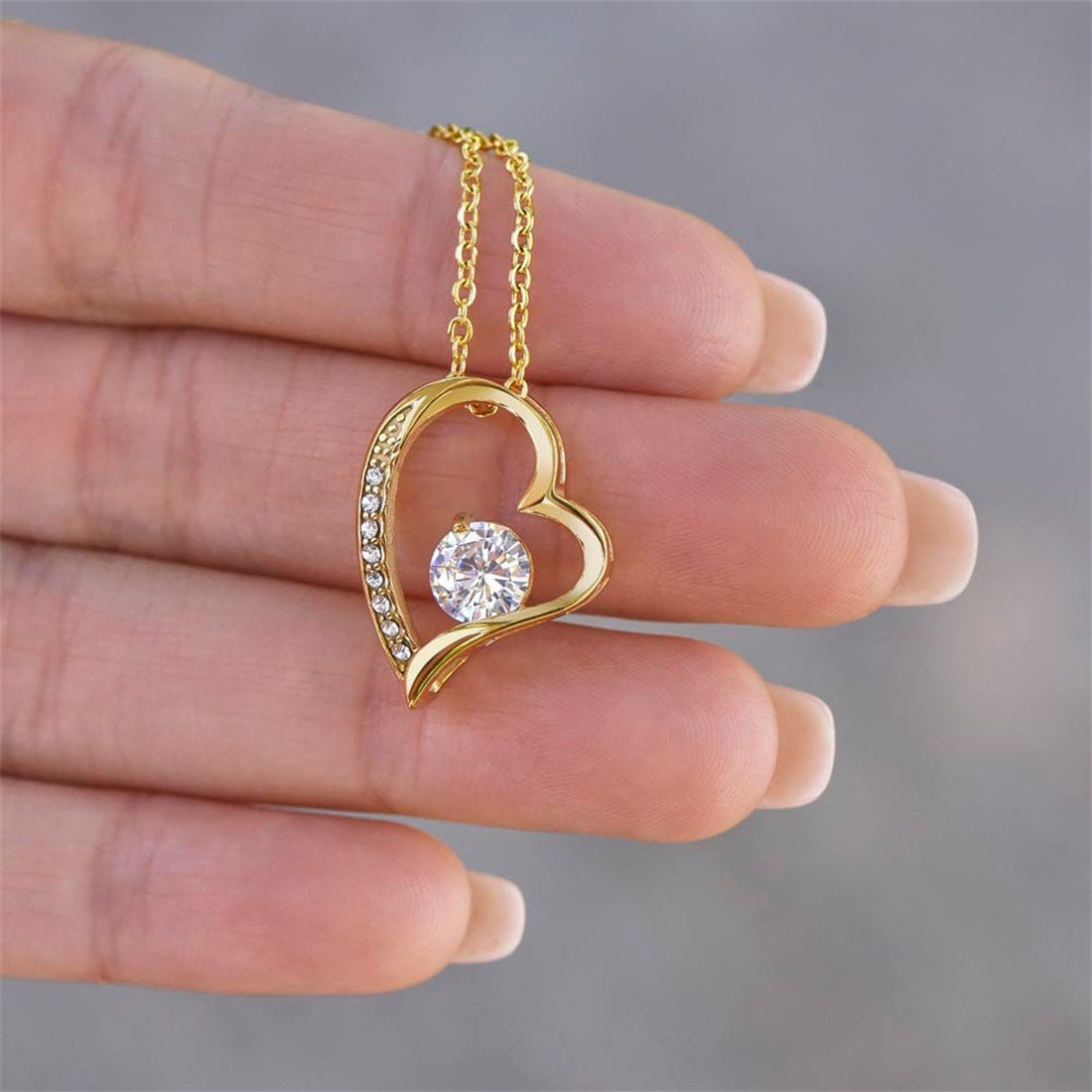 European And American Personality Hollow Heart Necklace