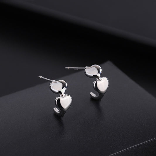 Love Heart Stud Earrings Female Cold Wind Sweet Beauty Pure Silver