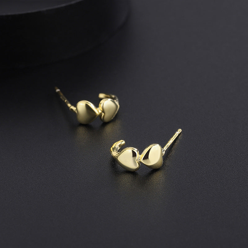 Love Heart Stud Earrings Female Cold Wind Sweet Beauty Pure Silver
