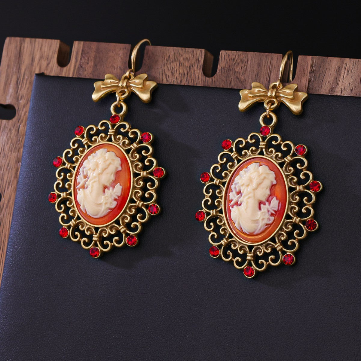 Retro Court Beauty Head Earrings Elegant High-end Earrings